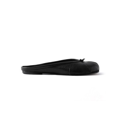 MAISON MARGIELA TABI SPLIT-TOE LEATHER SLIPPERS 